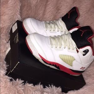 Retro Jordan fire red 5s Size 3y